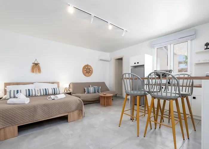 Blue View #2 Luxury Sea View Mini Shared Pool 帕拉斯波罗斯